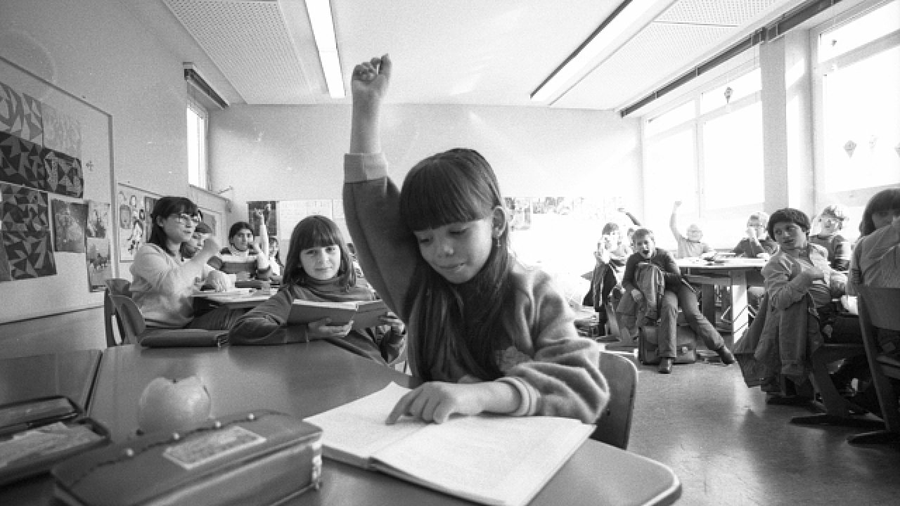 žáci ve škole, 1980