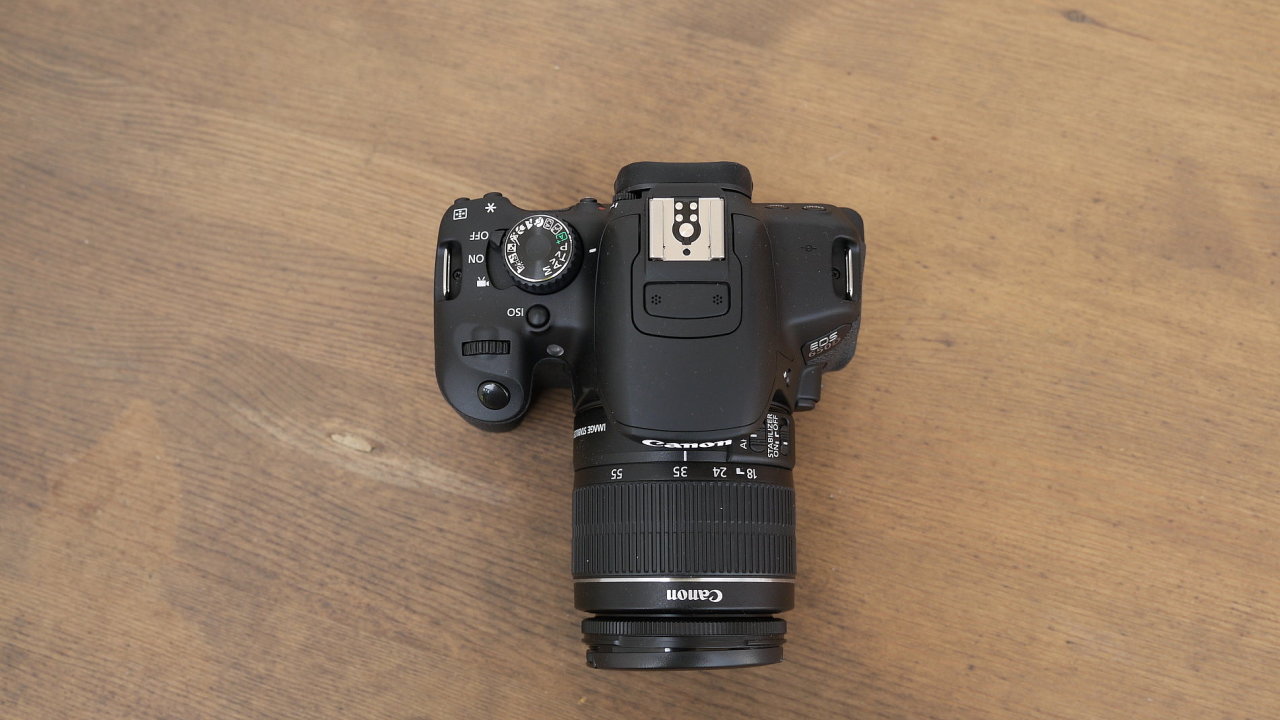 Canon EOS 650D - prvn zrcadlovka s dotykovm displejem