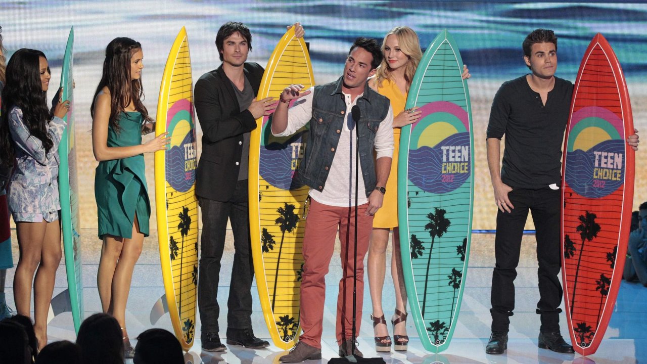 Nadjn hvzdy zbavnho prmyslu se ukzaly na Teen Choice Awards