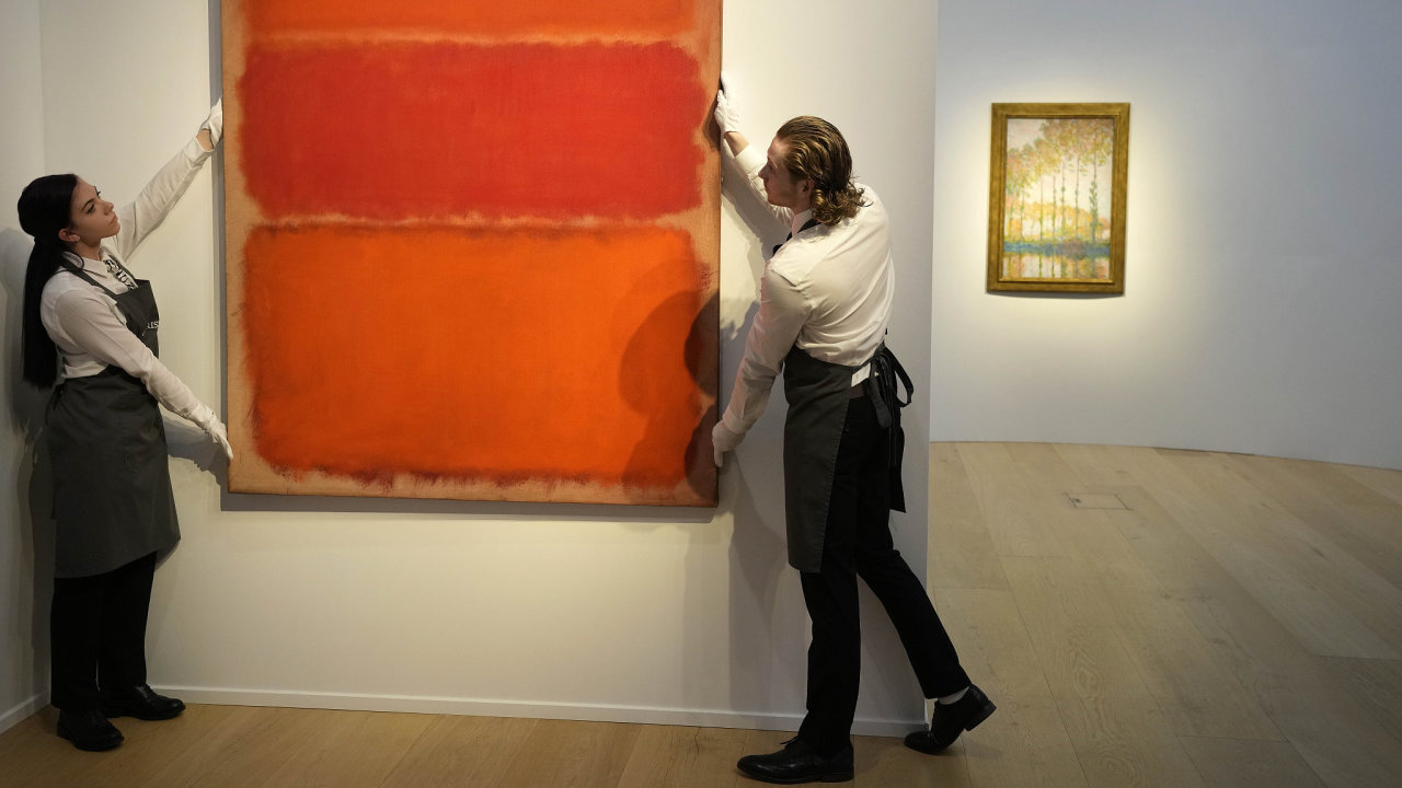 S nejvyšší odhadovanou cenou jde do dražby obraz Marka Rothka Bez názvu (Odstíny èervené) z roku 1961, který se mùže prodat až za 80 milionù dolarù (1,8 miliardy korun).