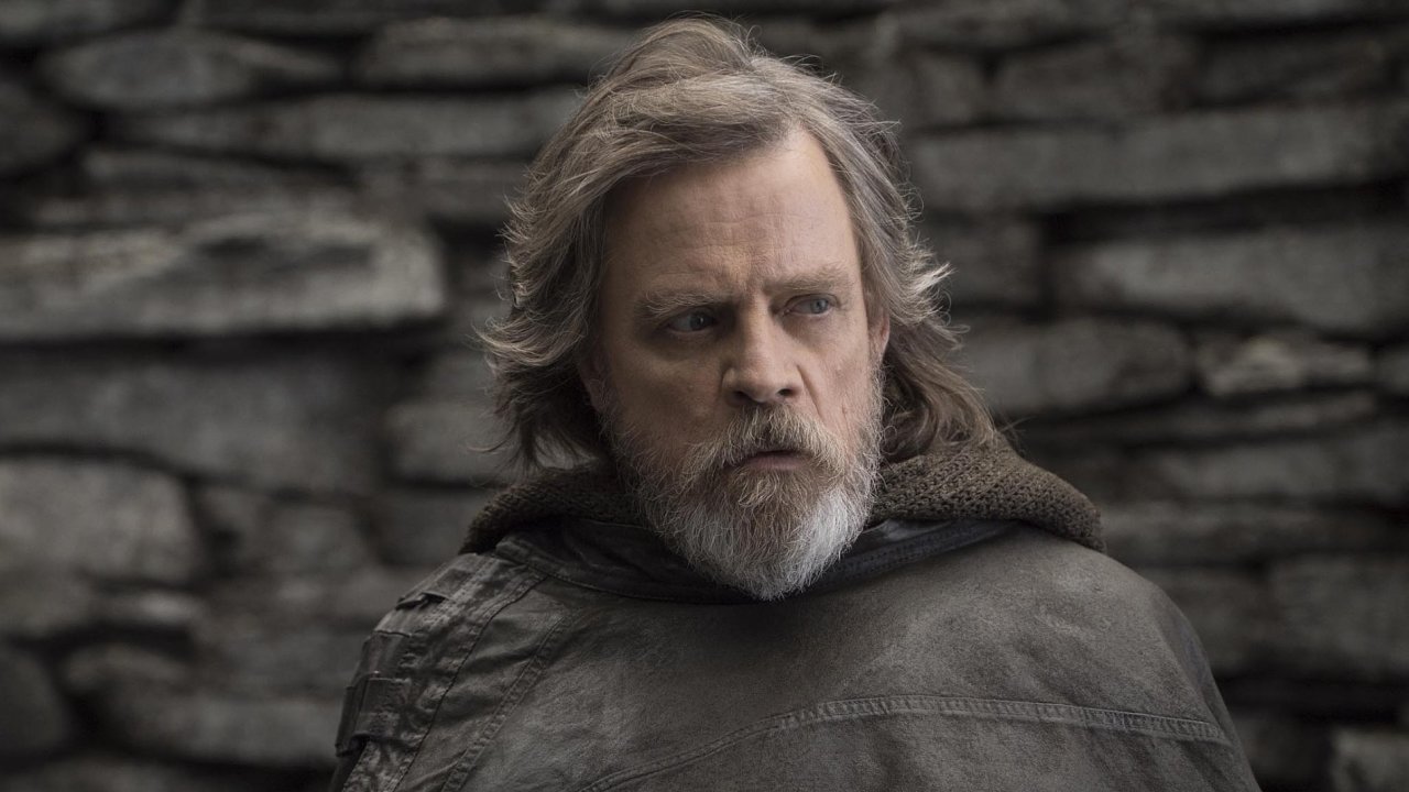 Na snímku ze Star Wars: Poslední z Jediù je herec Mark Hamill v roli Luka Skywalkera.