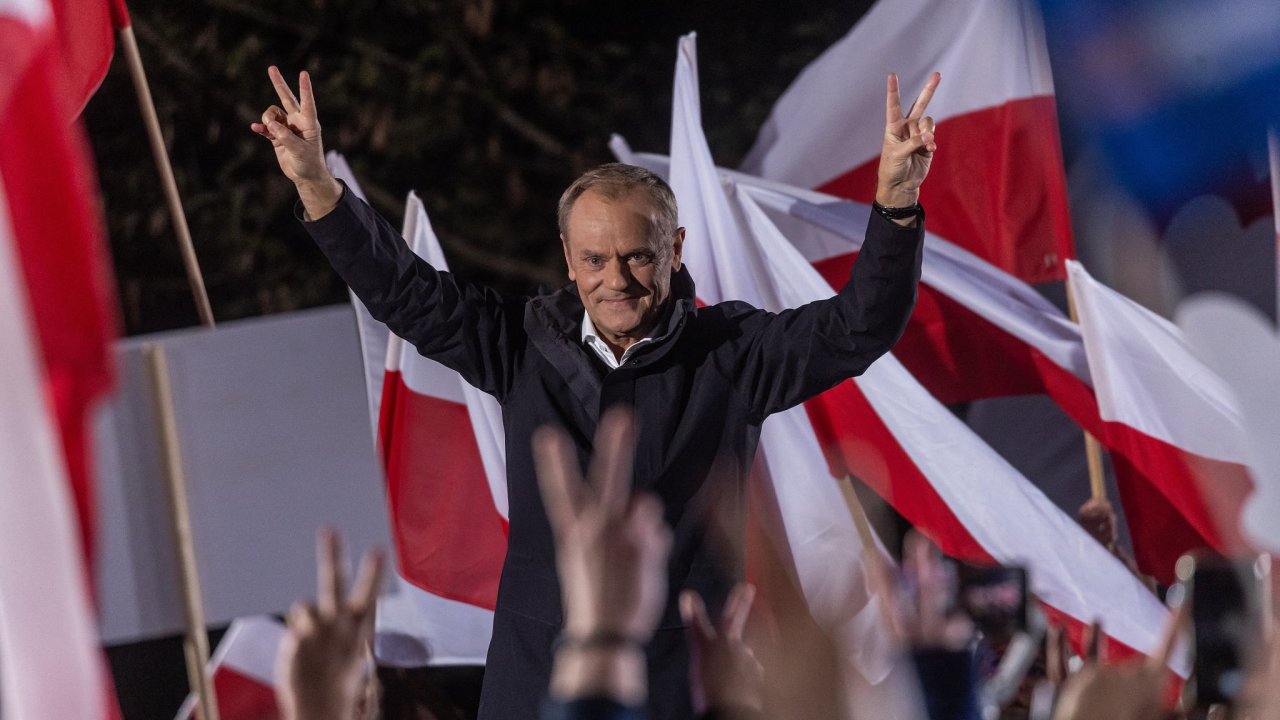 Donald Tusk, lídr strany Obèanská platforma, kandidát v nadcházejících polských volbách