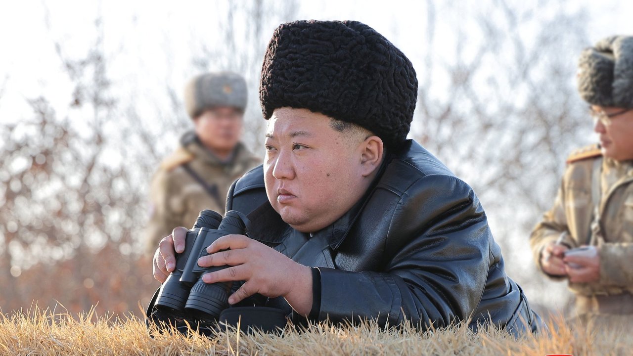 Nebudu se rozpakovat jadern zbran pout, ekl nedvno severokorejsk dikttor Kim ong-un. Jin Korea i kvli Trumpovi zvauje, e si pod vlastn.
