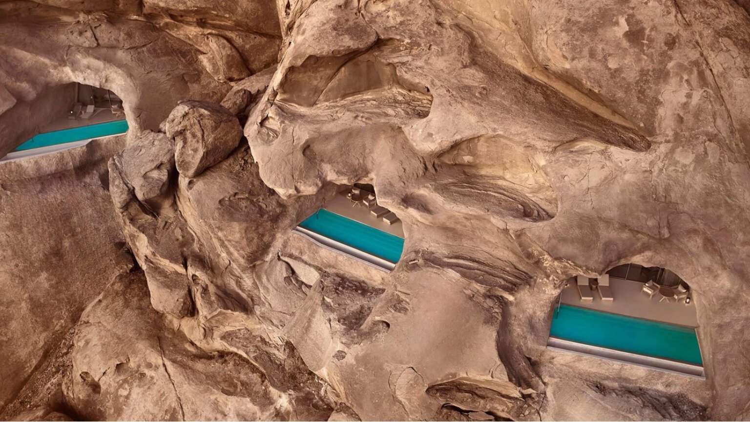 Skaln� hotelov� komplex Desert Rock, Saudsk� Ar�bie