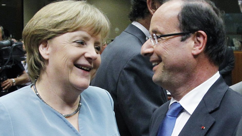 Nìmecká kancléøka Angela Merkelová a francouzský prezident Francois Hollande