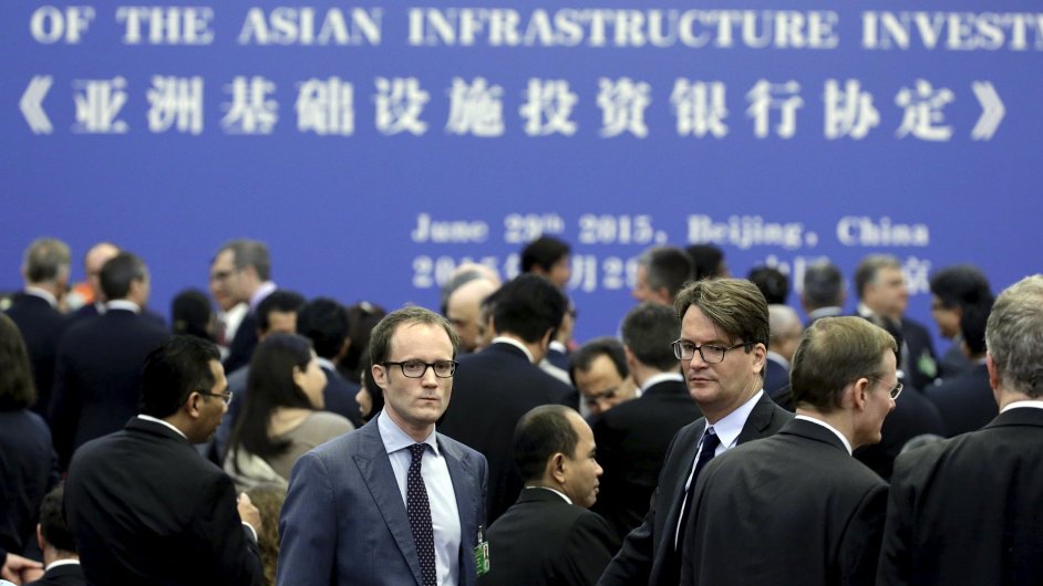 Asijsk banka pro investice do infrastruktury (Ilustran foto).