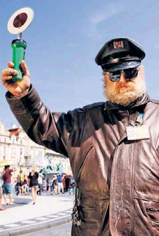 Policajt