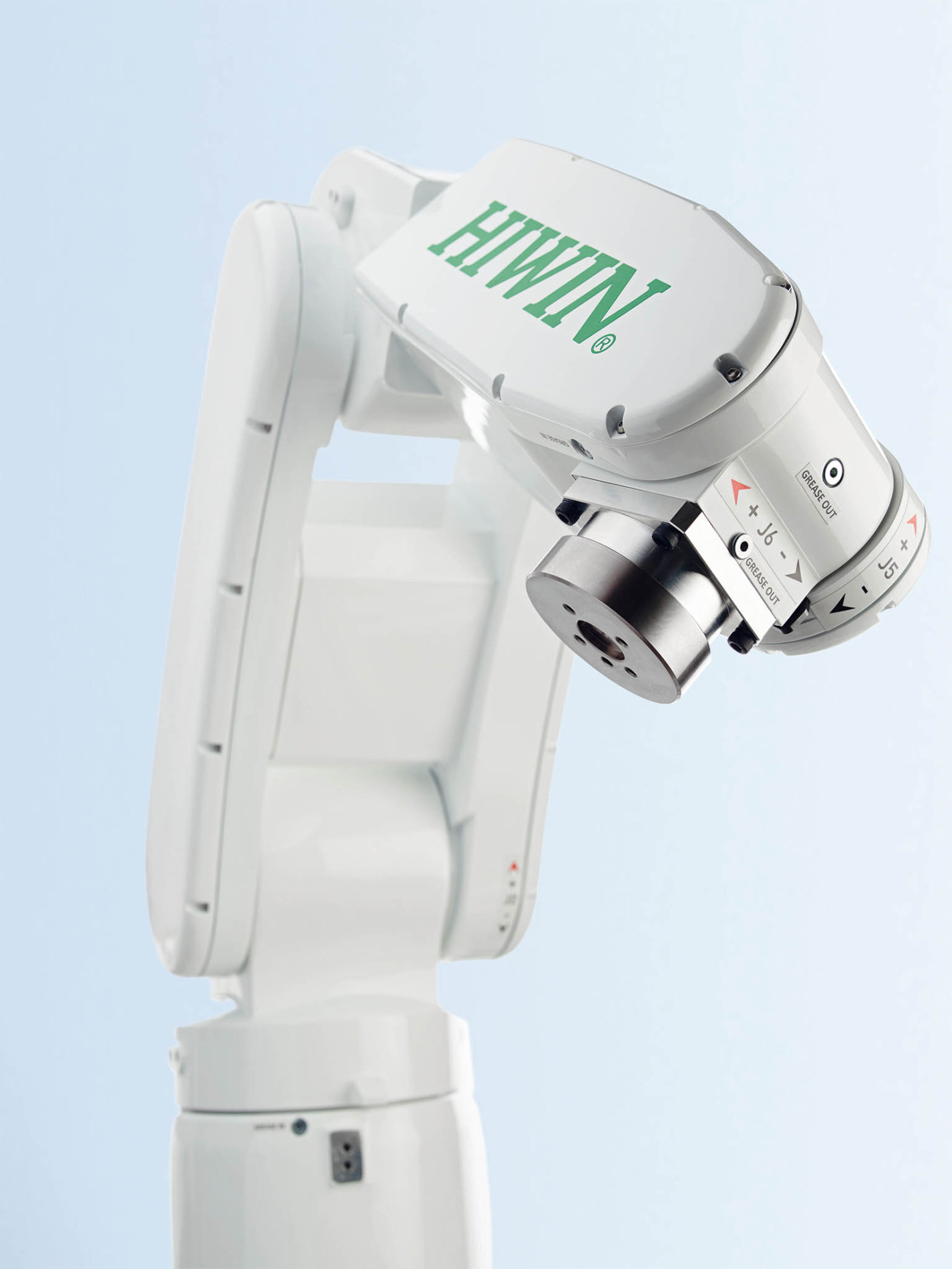Nastupujc obdob Industry 4.0 potvrd na veletrhu i estios robot HIWIN RA605-710.