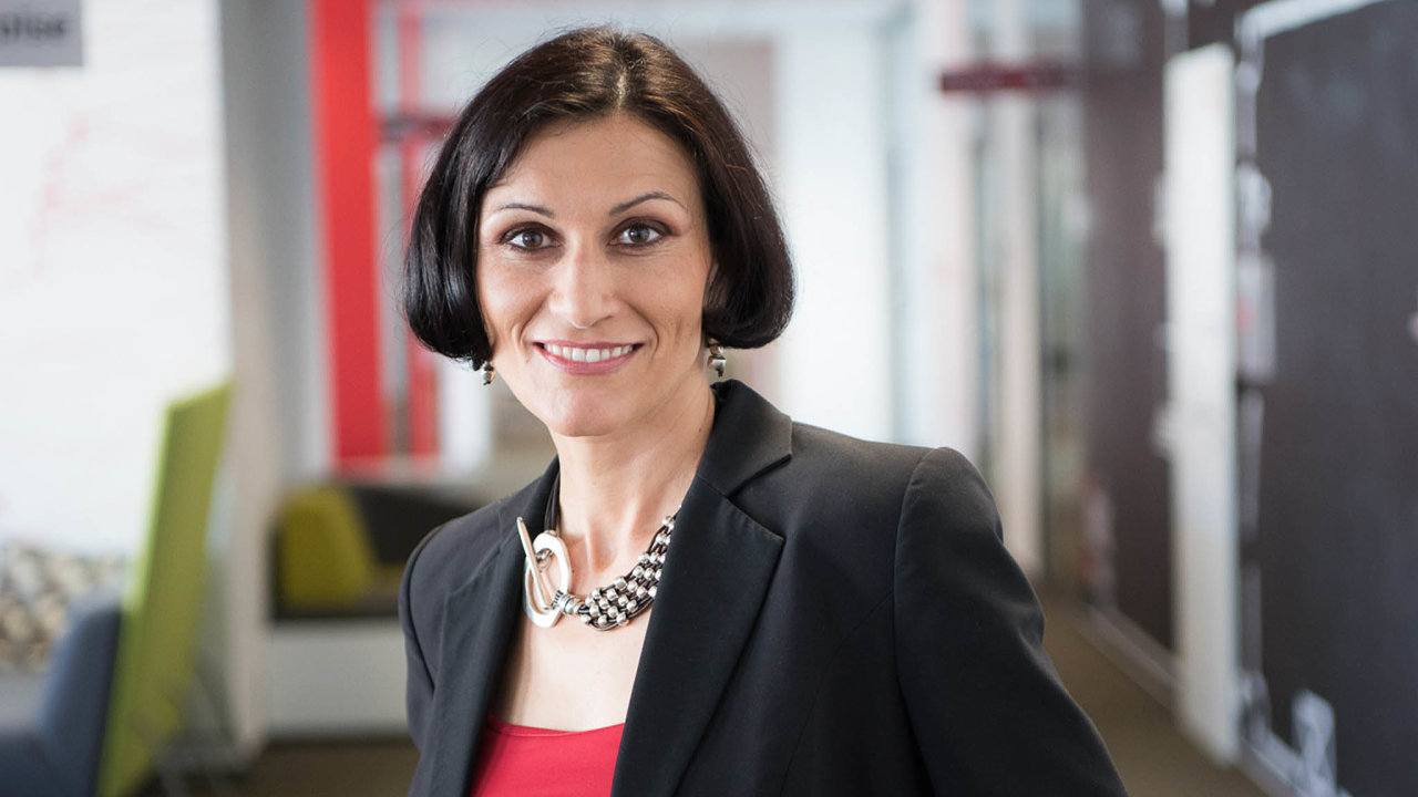 Adriana Dergam, øeditelka korporátní komunikace a udržitelného podnikání spoleènosti Vodafone Czech Republic