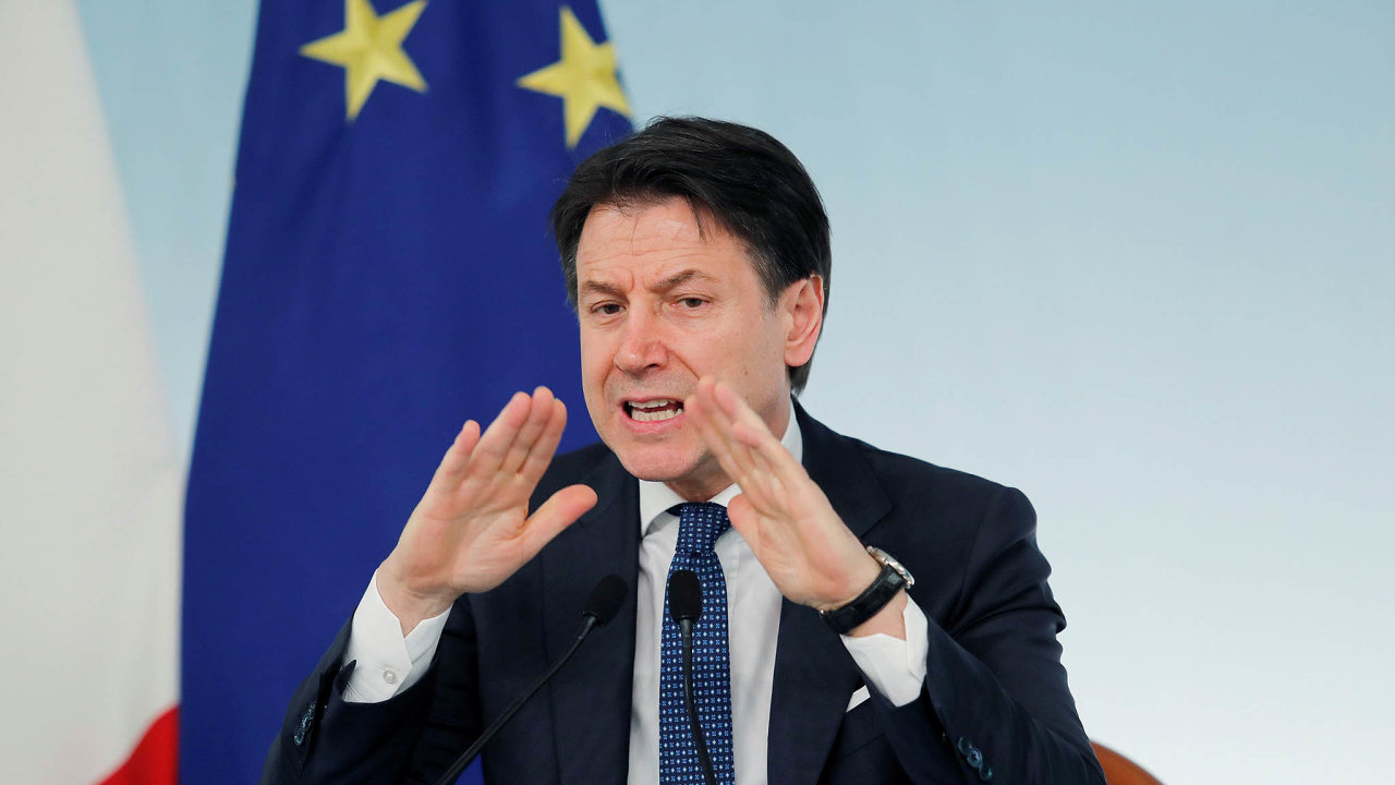Musí to být velké: Italský premiér Conte vyzývá, aby si jeho zemì v pøípadì potøeby mohla pùjèit od záchranného fondu eurozóny ESM.