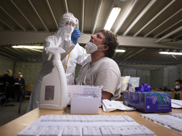 Firemní testování na koronavirus absolvovali 2. února 2021 v elevicích na Kladensku zamstnanci spolenosti Linet