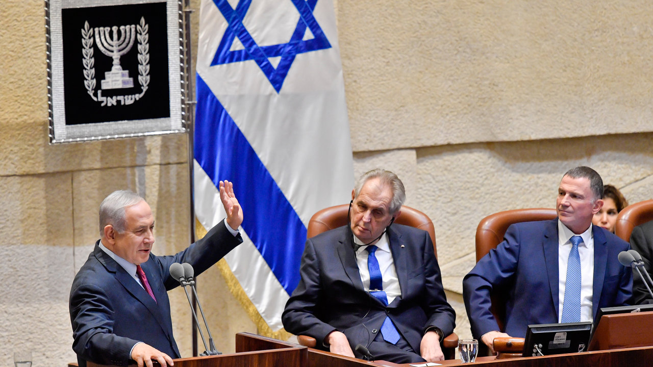Izraelský pøedseda vlády Benjamin Netanjahu na schùzi Knesetu s prezidentem Milošem Zemanem.