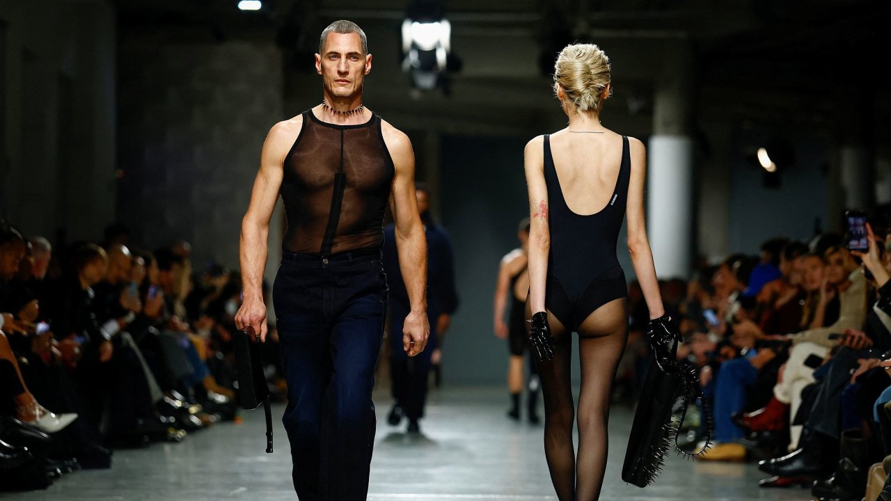 Pehldka znaky LGN na paskm fashion weeku FW25.