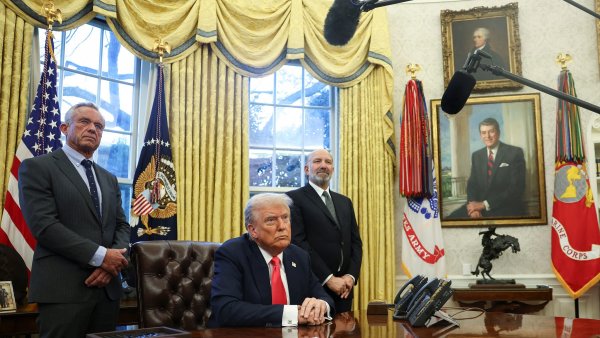 Znám ruské oligarchy, co jsou dobří lidé. Trump bude prodávat americké občanství za pět milionů dolarů