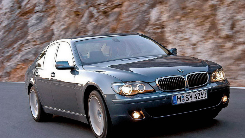 BMW 7 pøináší nevšední komfort na dlouhé cesty. Vybrali jsme: 730d (2006) najeto 195 tis. km, cena: 259 000 Kè