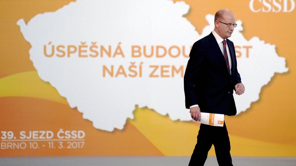Předseda ČSSD Sobotka ani po znovuzvolení nemá vyhráno - Ilustrační foto.