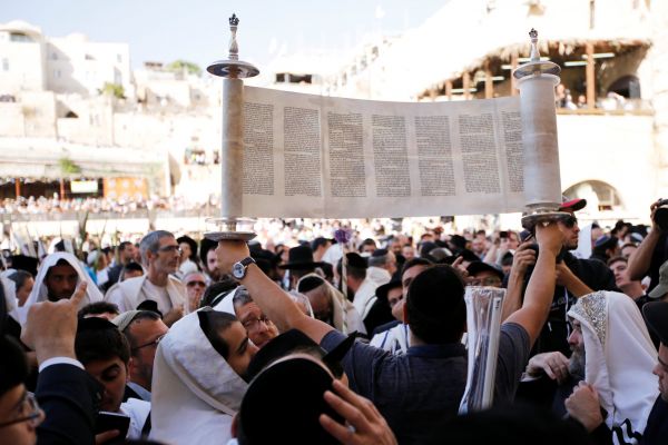 Tis&iacute;ce Izraelek a Palestinek zakon�ily v Jeruzal&eacute;m� pochod za m&iacute;r