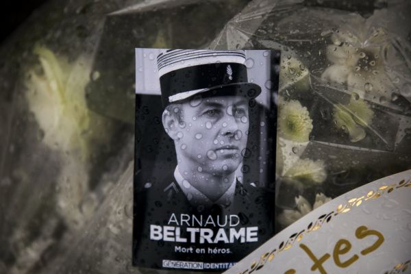 Uct�n&iacute; pam&aacute;tky hrdinn&eacute;ho �etn&iacute;ka Arnauda Beltramea