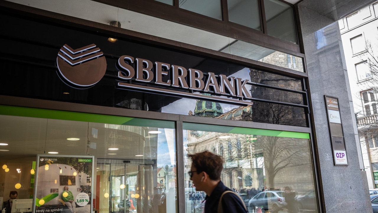 Poboèka banky Sberbank v pražské ulici Na Pøíkopì.