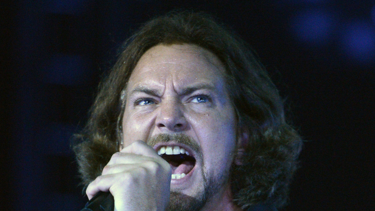 Díky Vedderovi má hudba Pearl Jam jakýsi temný starozákonní charakter