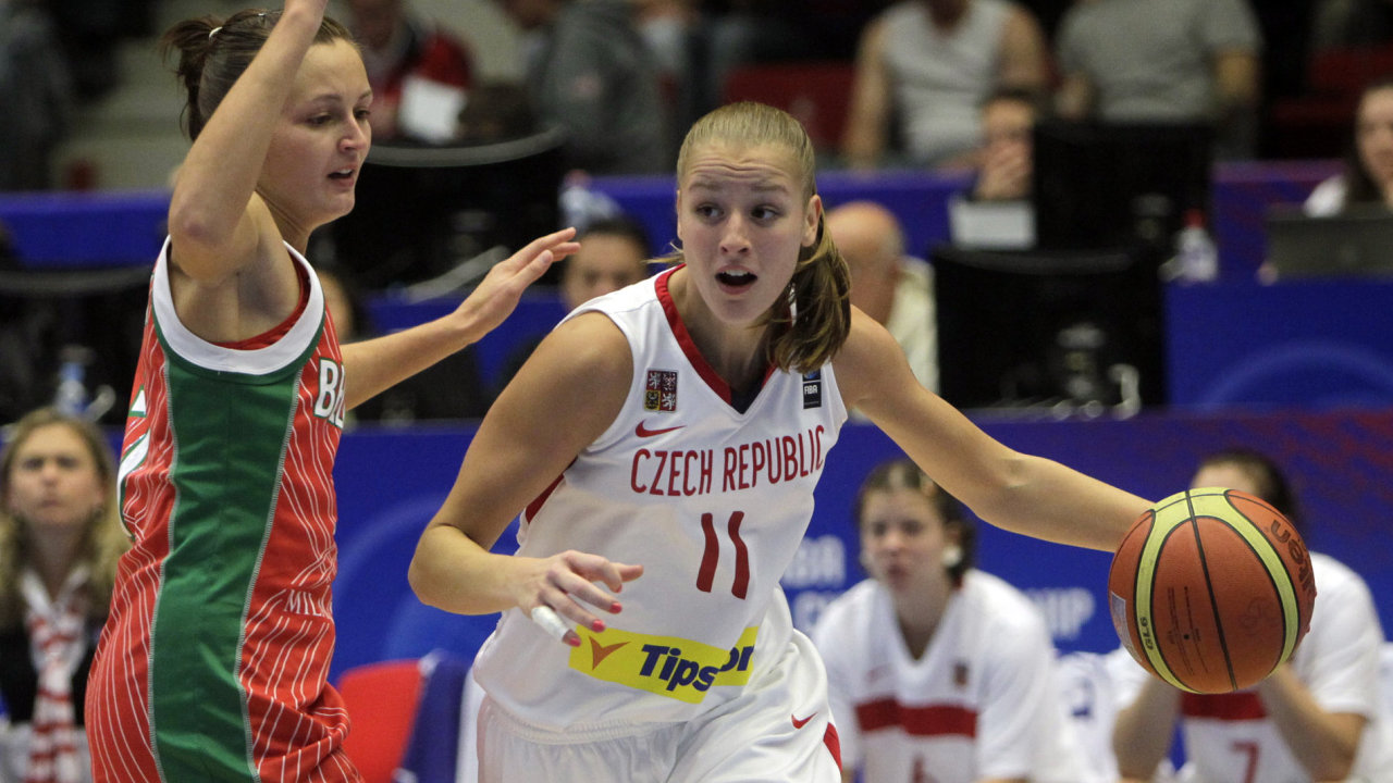 Kate�ina Elhotov�