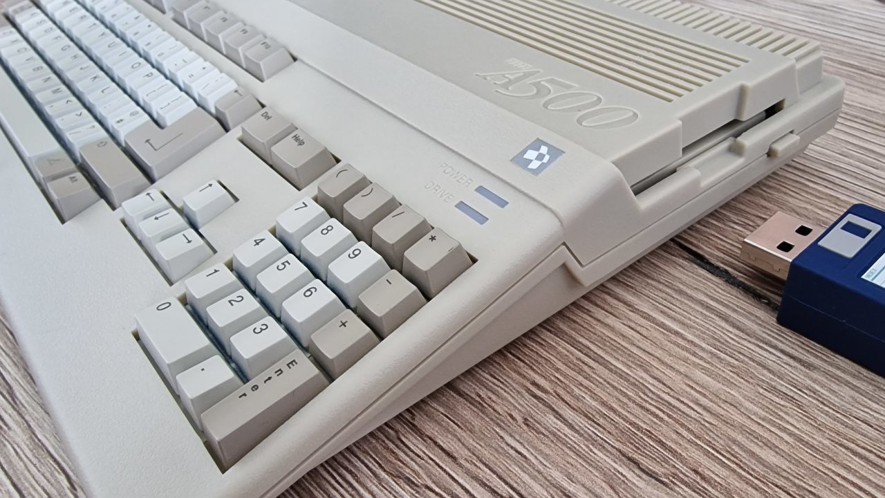 A500 mini je zmenen pota Amiga 500 se 25 hrami a spoustou dalch monost