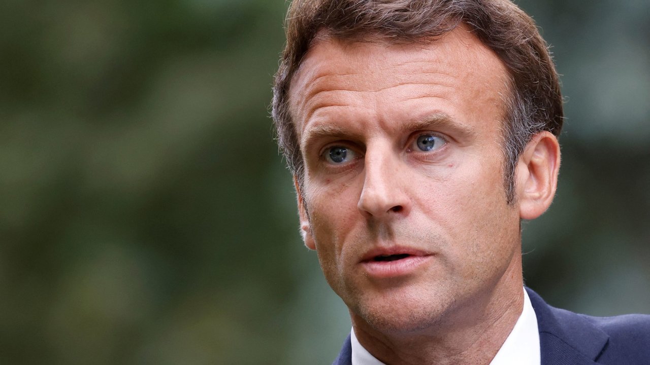 Francouzský prezident Emmanuel Macron zvažuje vypsání nových voleb.