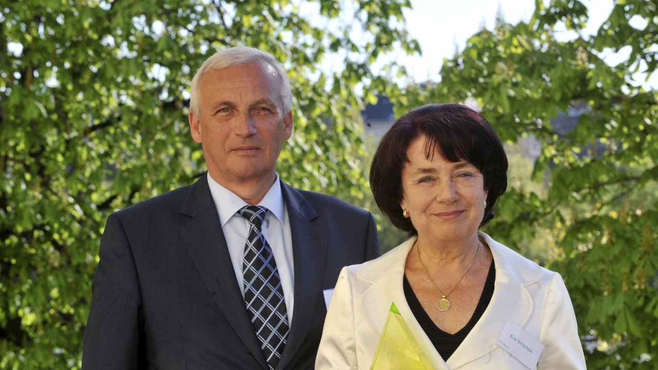 CR HOSPODARSTVI MANAZERI OCENENI 2 506