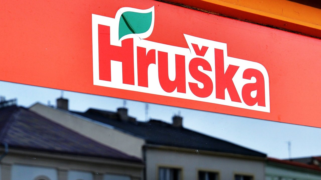 Logo na prodejn obchodnho etzce Hruka.