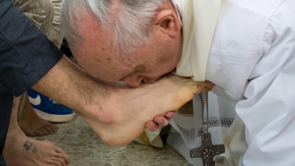Pape Frantiek umv nohy vzm