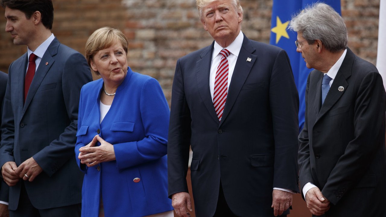 Ldi na summitu G7 na Siclii (zleva): Kanadsk premir Justin Trudeau, nmeck kanclka Angela Merkelov, prezident USA Donald Trump a italsk premir Paolo Gentiloni.