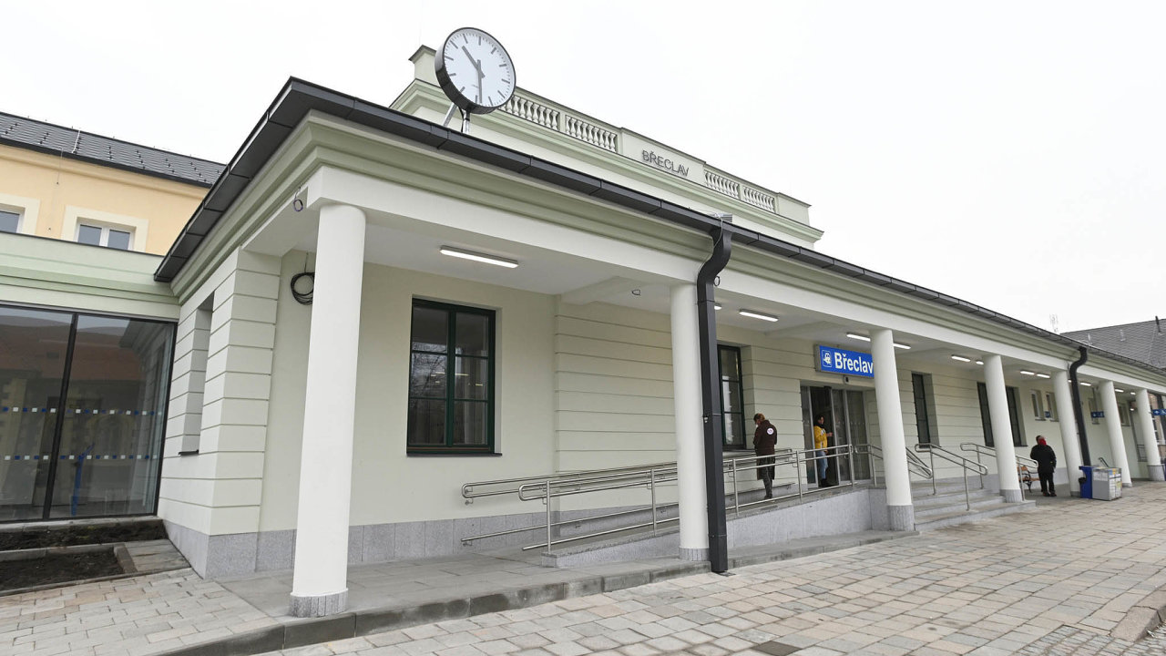 Nejèerstvìjší pøestavba nádraží byla dokonèena v Bøeclavi minulý týden.