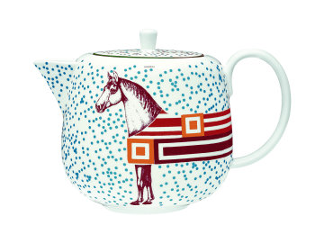 Nový set dezertního porcelánu Hippomobile zažene ve společnosti lahodných zákusků všechny chmury. Konvici zdobí kůň-limuzína od italského umělce Gianpaola Pagniho, který se inspiroval šátky žokejů z archivu Hermès a světem komiksů.