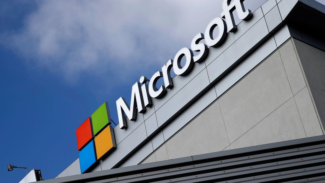 Microsoft sesadil firmu Apple z pozice nejhodnotnjho podniku svta.