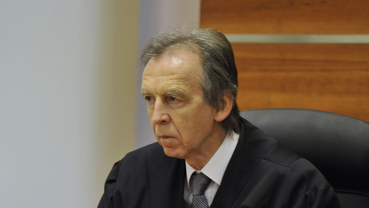 Kandidát prezidenta Miloše Zemana do Ústavního soudu Jan Svatoò.