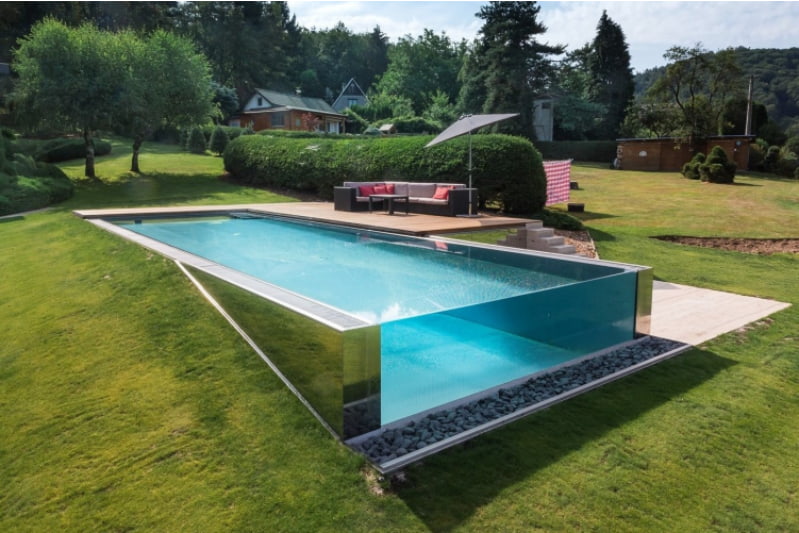prosklený nerezový bazén (Foto: Aquamarine Spa) prosklený nerezový bazén