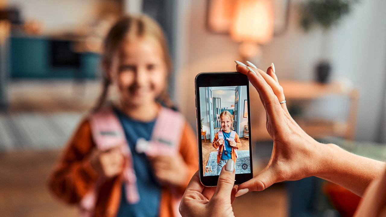 Fotografovn dt  Ilustran foto.