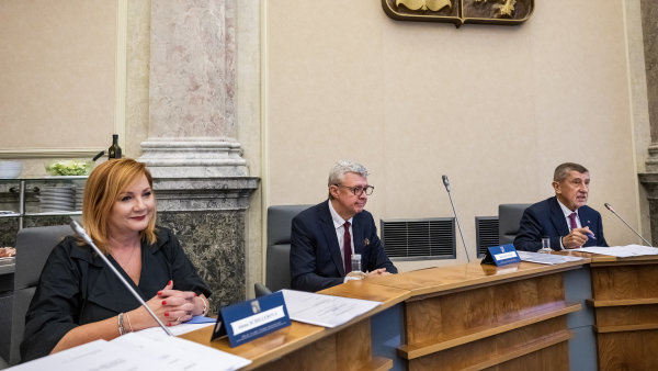 Schodek až 400 miliard korun? Podle koalice chybí v návrhu rozpočtu 116 miliard