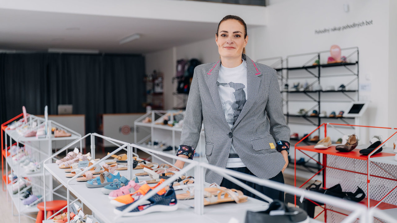 V�t�inu bot prod� Kl�ra Borlov� na internetu, z�kazn�k�m se ale sna�� poskytnout i v online prost�ed� takovou p��i, jako by zbo�� vyb�rali v kamenn� prodejn�.