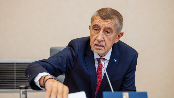 Babi� p��t�m roce o�ek�v� investice do zdravotnick�ch za��zen�, zm�nil mimo...