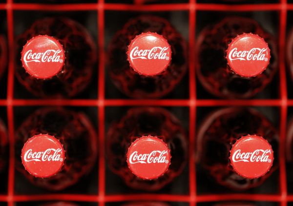 Coca-Cola, která se podle původní receptury vyráběla z koky, zabije nyní více Mexičanů než obchod s narkotiky. Coca-Cola, která se podle původní receptury vyráběla z koky, zabije nyní více Mexičanů než obchod s narkotiky.