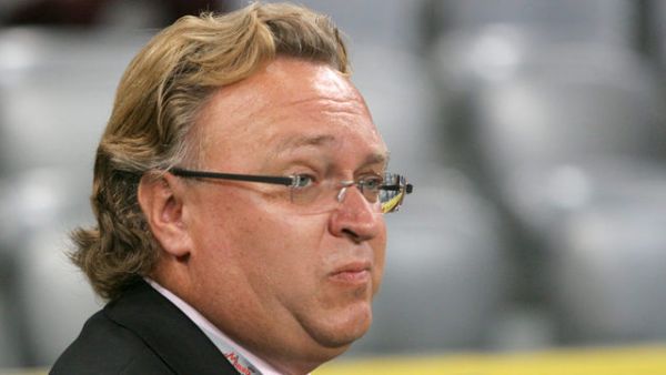 Vlastimila Ko&scaron;�&aacute;la si jako nominanta Sparty do v&yacute;konn&eacute;ho v&yacute;boru Fotbalov&eacute; asociace �R vysnil viceprezident letensk&eacute;ho klubu Du&scaron;an Svoboda. Nicm&eacute;n� se tento pl&aacute;n nesetkal v&scaron;ude zrovna s nad&scaron;en&iacute;m