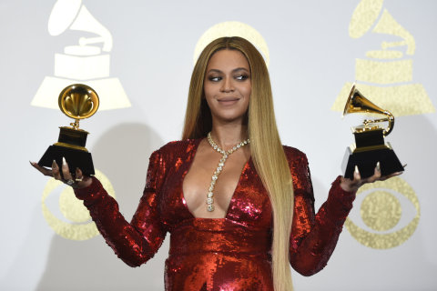 Zpěvačka Beyoncé byla s devíti nominacemi za desku Lemonade favoritkou večera, nakonec ale proměnila jen dvě.