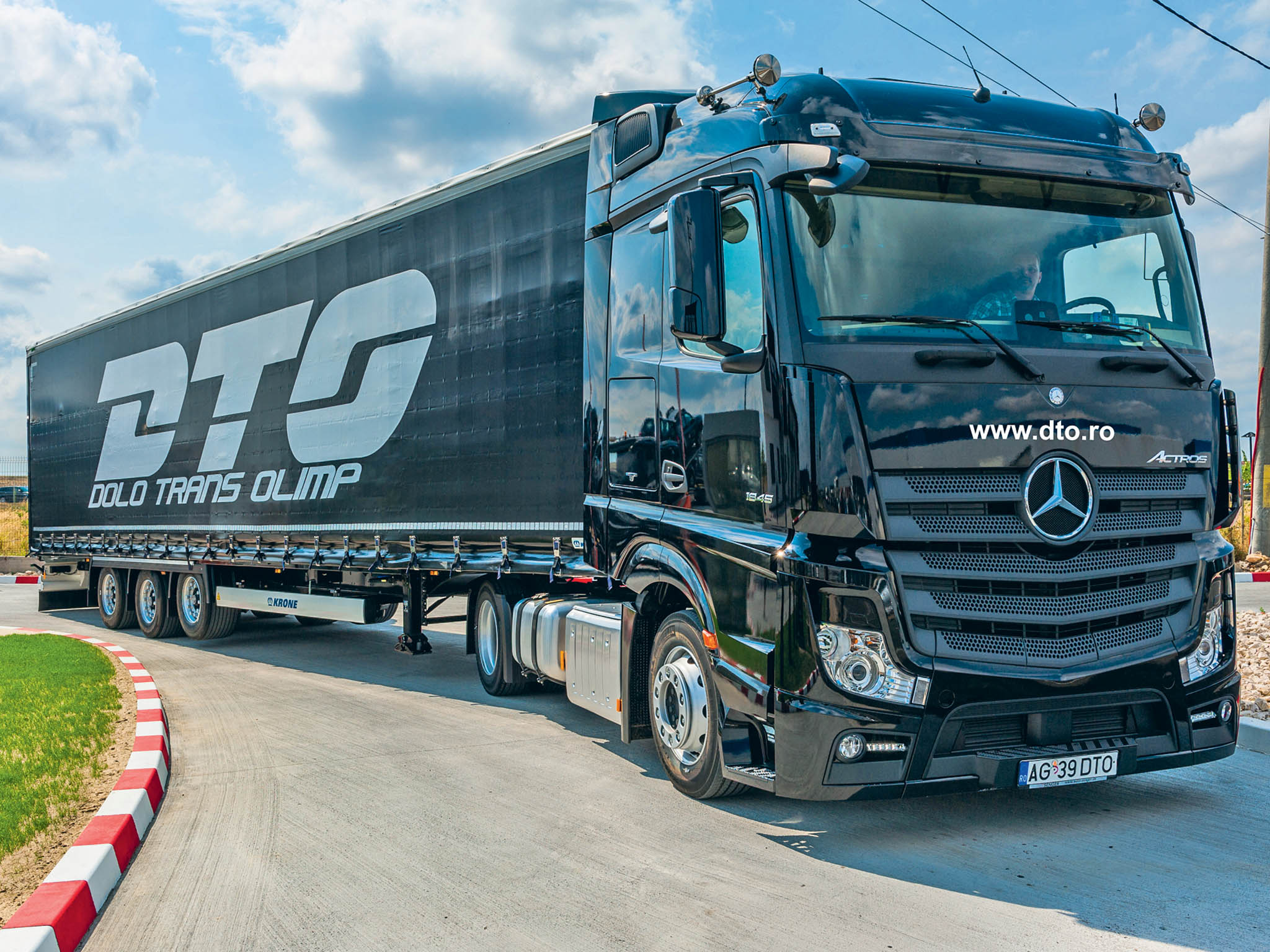 Divize nákladních vozů Daimler jde na burzu.