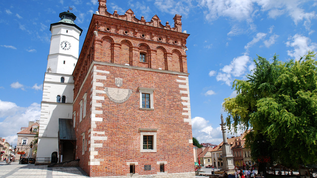 Jedna z nejkrsnjch pamtek polsk Sandome: renesann radnice ze 17. stolet