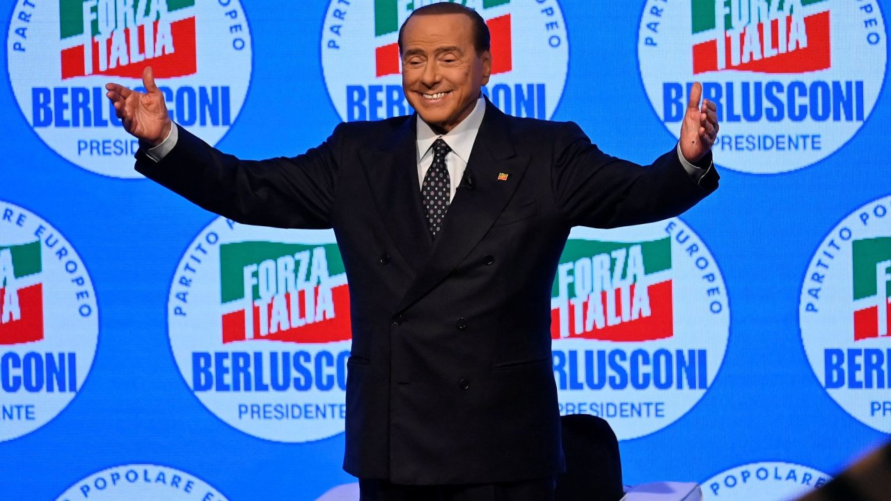 V tomhle byl nejlep. Silvio Berlusconi dokzal volie v pmm kontaktu doslova uhranout.