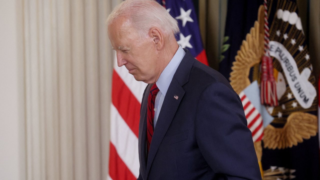 Americk prezident Joe Biden el pokusu o impeachment. ance jsou ale miziv.
