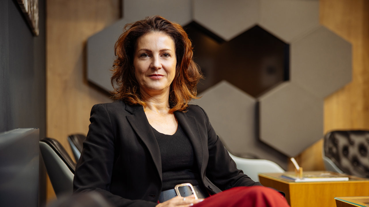 Martina Tauberov, viceprezidentka Asociace leteckho a kosmickho prmyslu pro mezinrodn vztahy a bezpilotn prostedky a editelka vnjch vztah LPP Holding