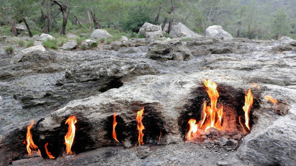 Honba za geologickým vodíkem. V zemi je ho možná nevyčerpatelné množství, v jeho revoluční potenciál věří i Bill Gates