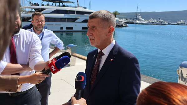 Pozvánka pro miliony migrantů – tak o migračním paktu mluvil Andrej Babiš....
